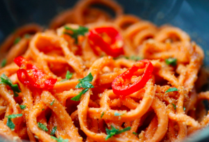 spaghetti-aglio-olio-e-peperoncino-croccanti